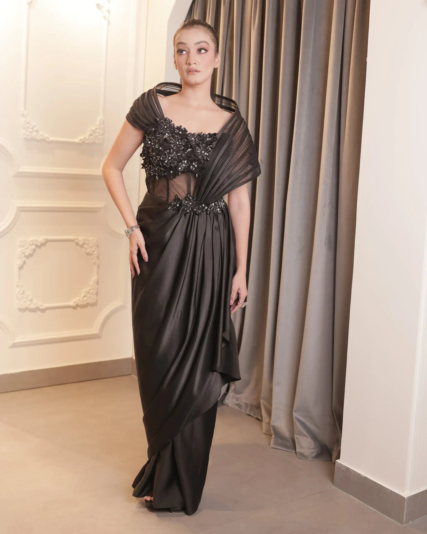 Black Wire Outfit